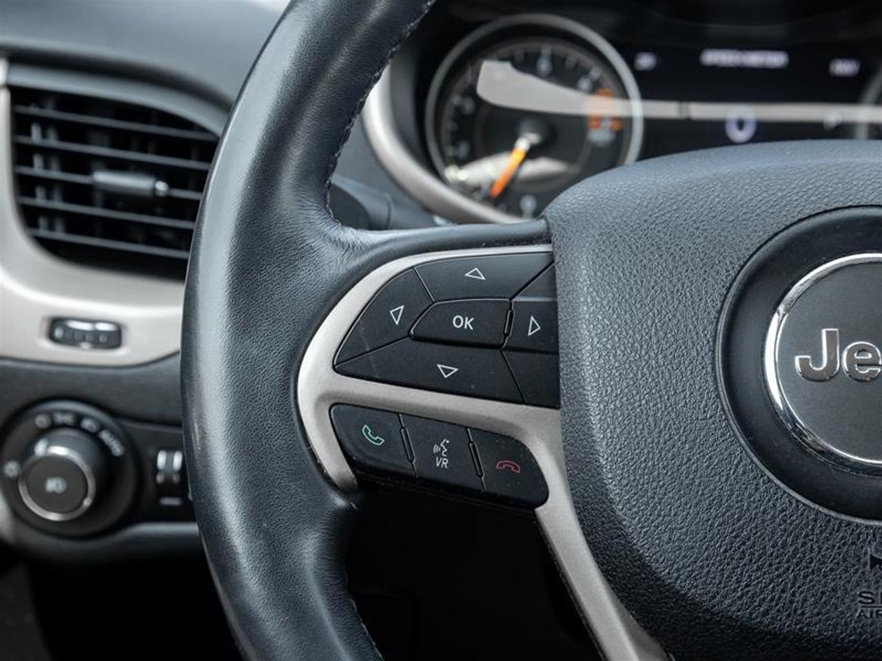 2016 Jeep Cherokee Limited 4dr Front-Wheel Drive Photo