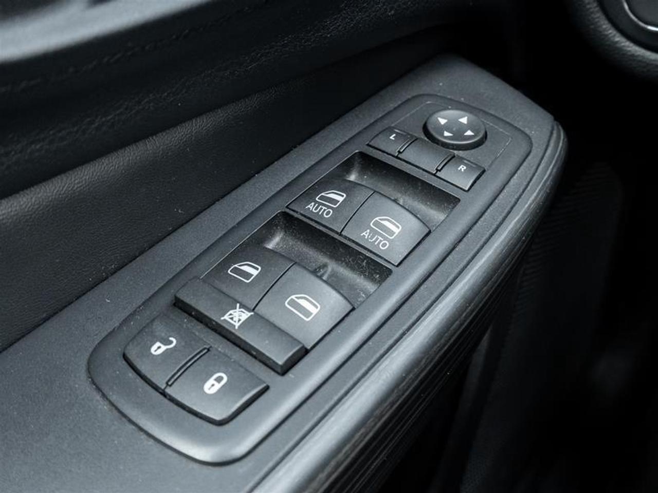 2016 Jeep Cherokee Limited 4dr Front-Wheel Drive Photo