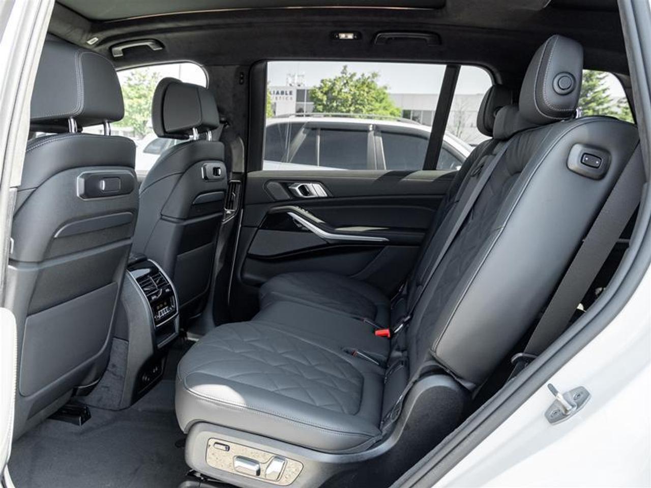 2027 BMW X7 xDrive40i 4dr All-Wheel Drive Sports Activity Vehicle Photo