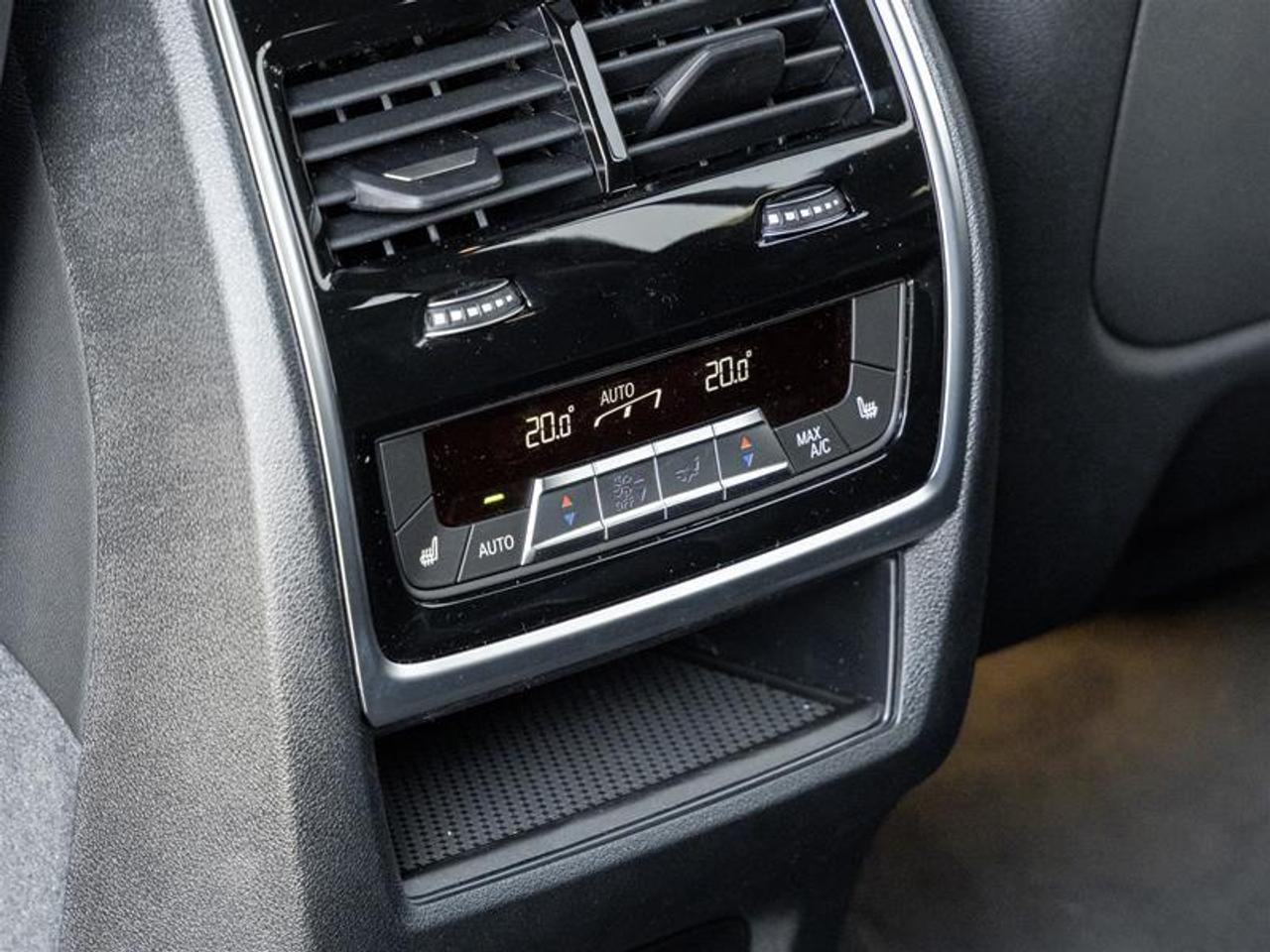 2027 BMW X7 xDrive40i 4dr All-Wheel Drive Sports Activity Vehicle Photo