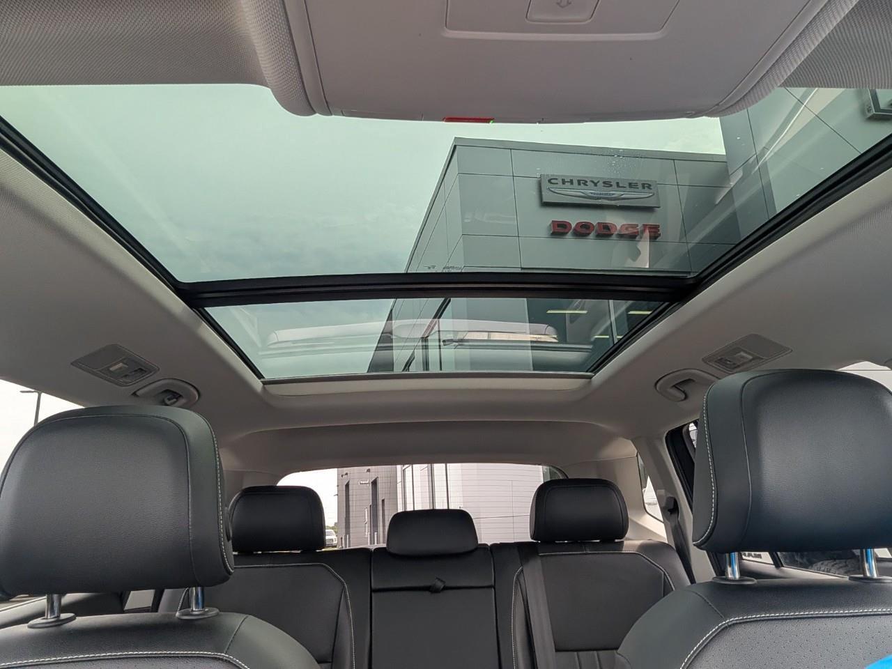 2024 Volkswagen Tiguan Comfortline Low kms/ No accidents Photo