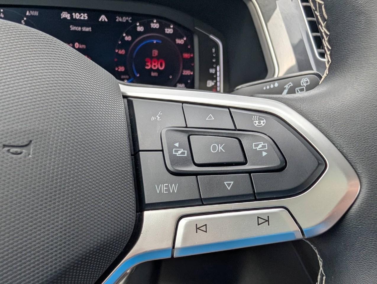 2024 Volkswagen Tiguan Comfortline Low kms/ No accidents Photo