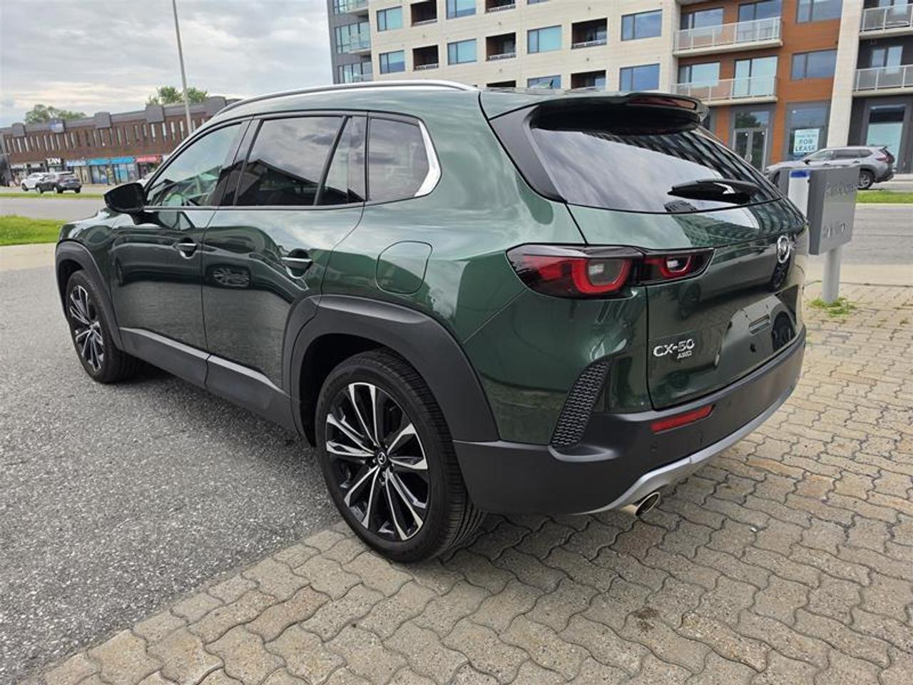 2025 Mazda CX-50  Photo