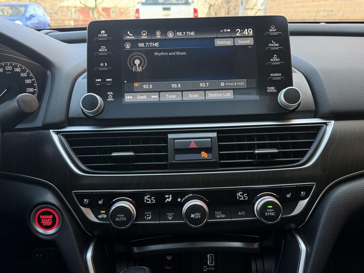 2019 Honda Accord Touring   FULLY LOADED   Vented Seats   HUD   Navi Photo