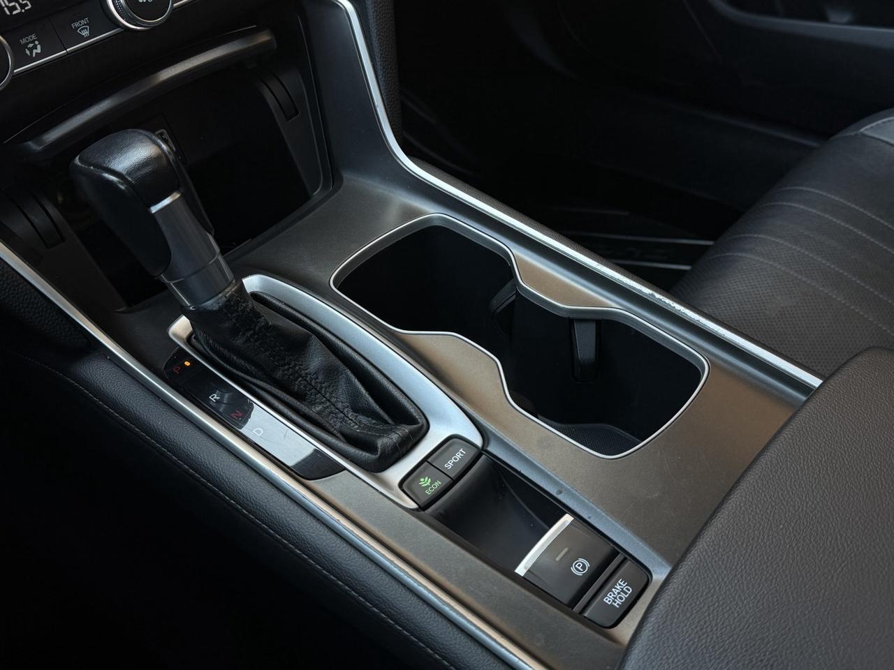 2019 Honda Accord Touring   FULLY LOADED   Vented Seats   HUD   Navi Photo