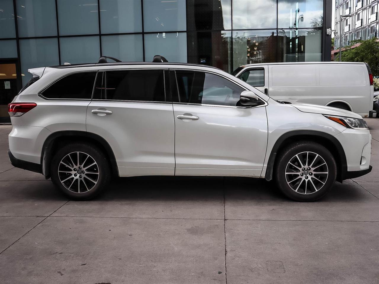 2017 Toyota Highlander  Photo