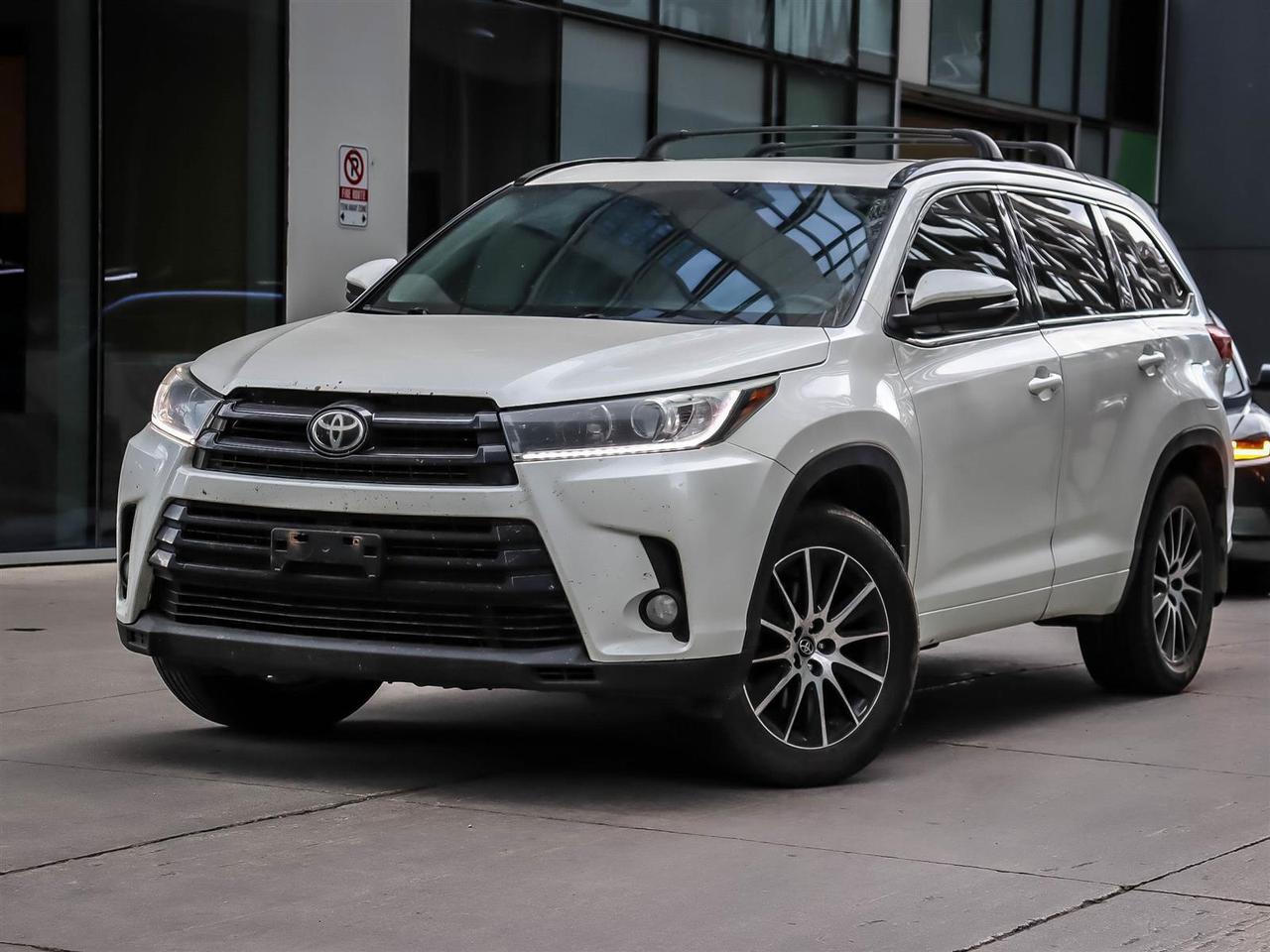 2017 Toyota Highlander  Photo0