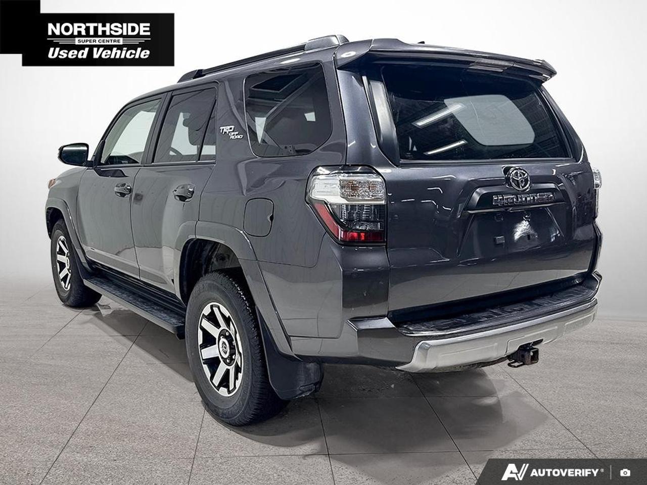 2023 Toyota 4Runner 4WD Photo4