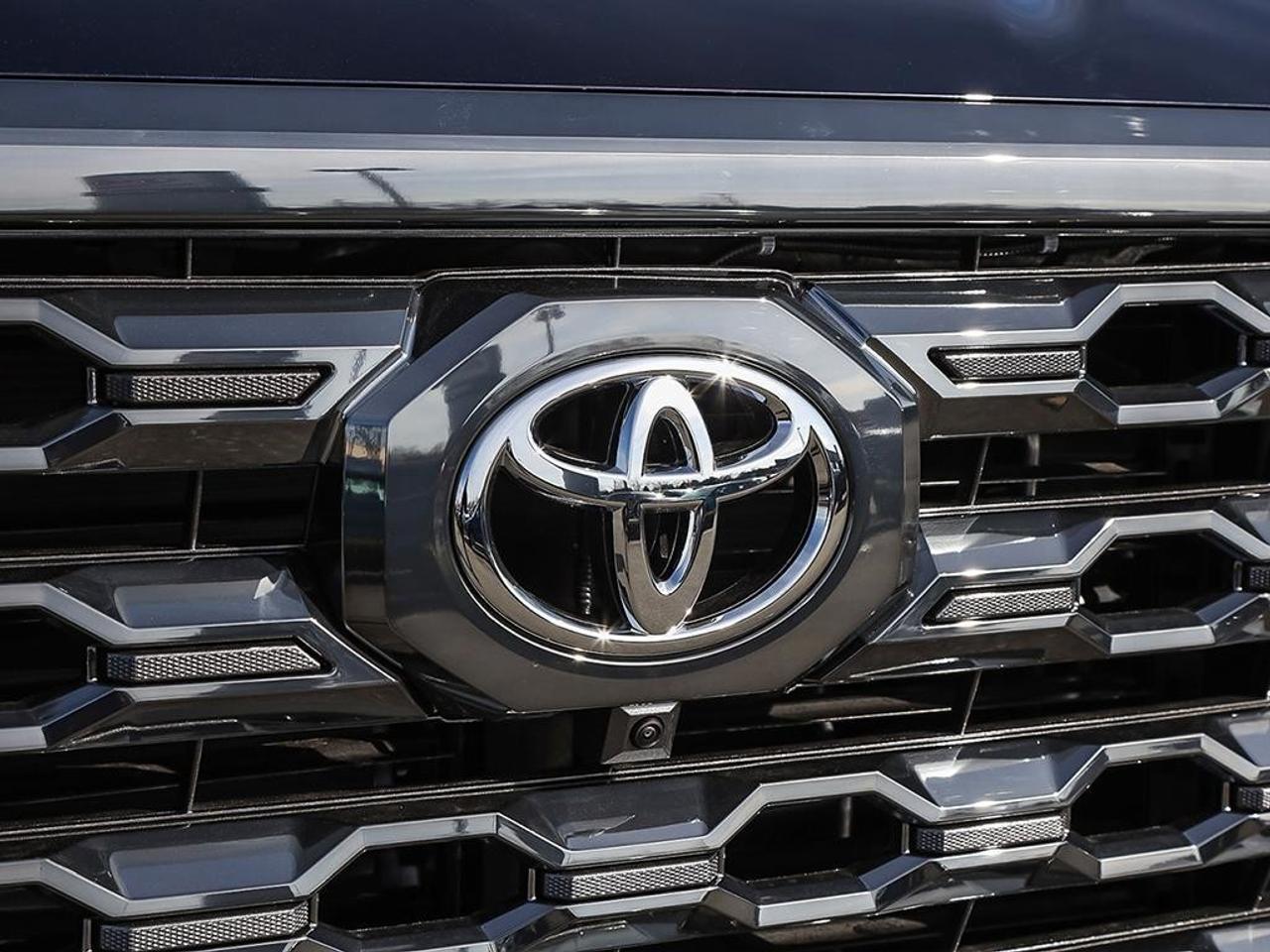2026 Toyota Tundra 4x4 Crewmax Platinum Photo