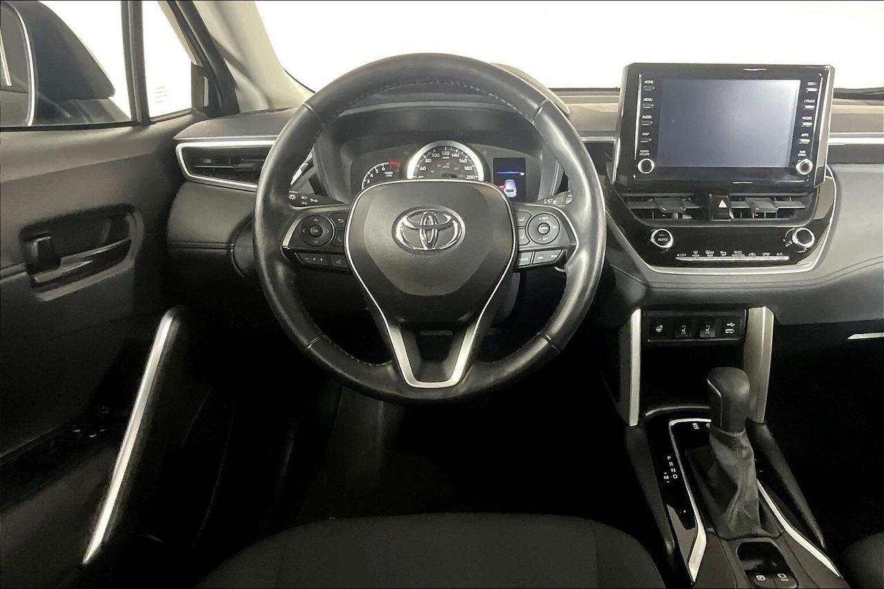 2022 Toyota Corolla Cross LE FWD Photo