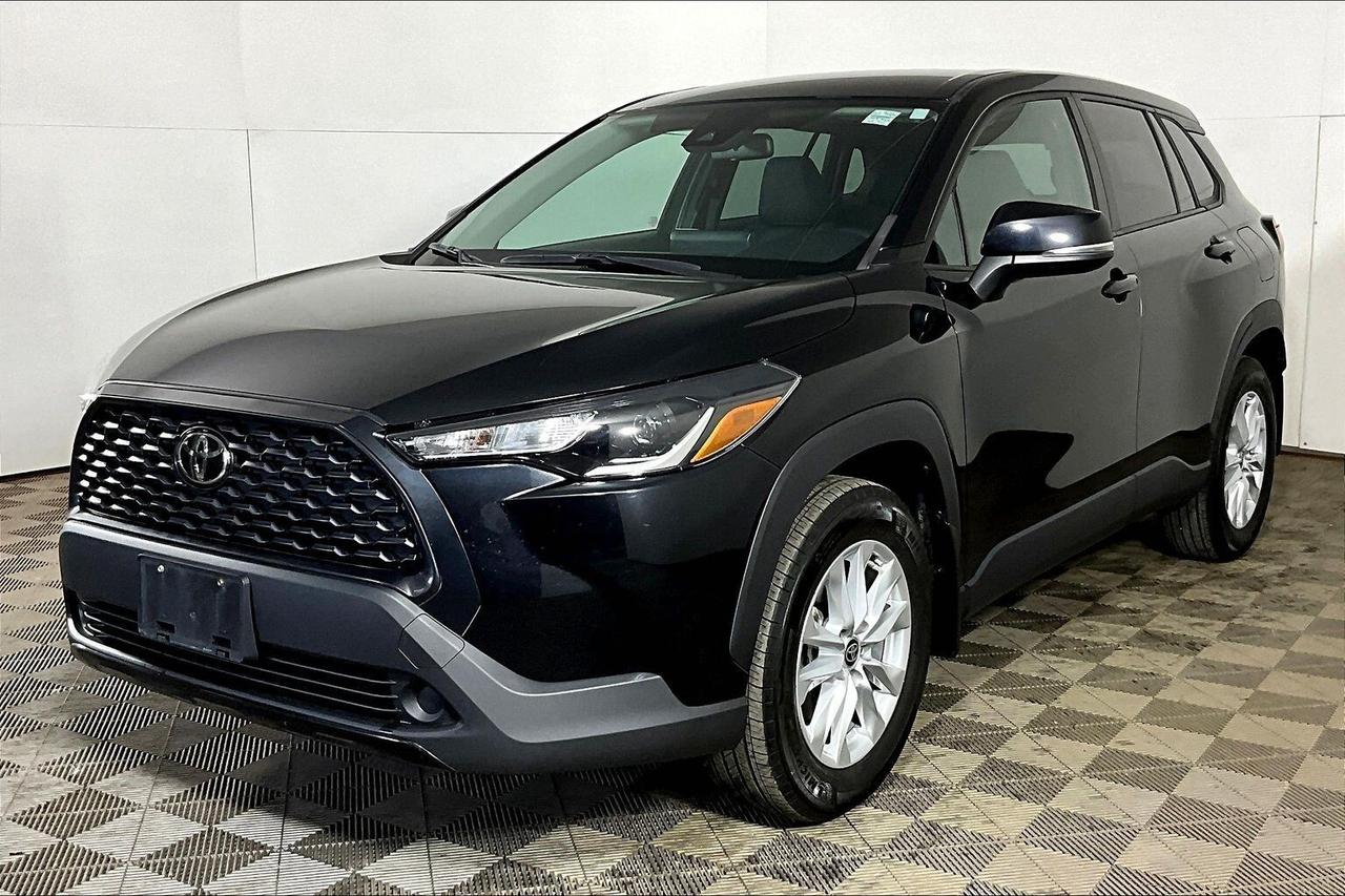 2022 Toyota Corolla Cross LE FWD Photo0