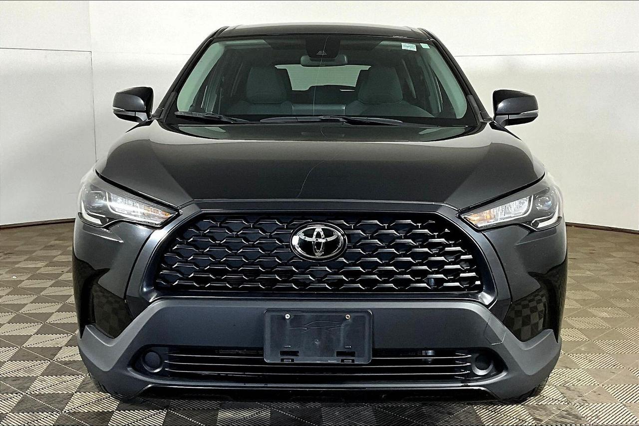 2022 Toyota Corolla Cross LE FWD Photo