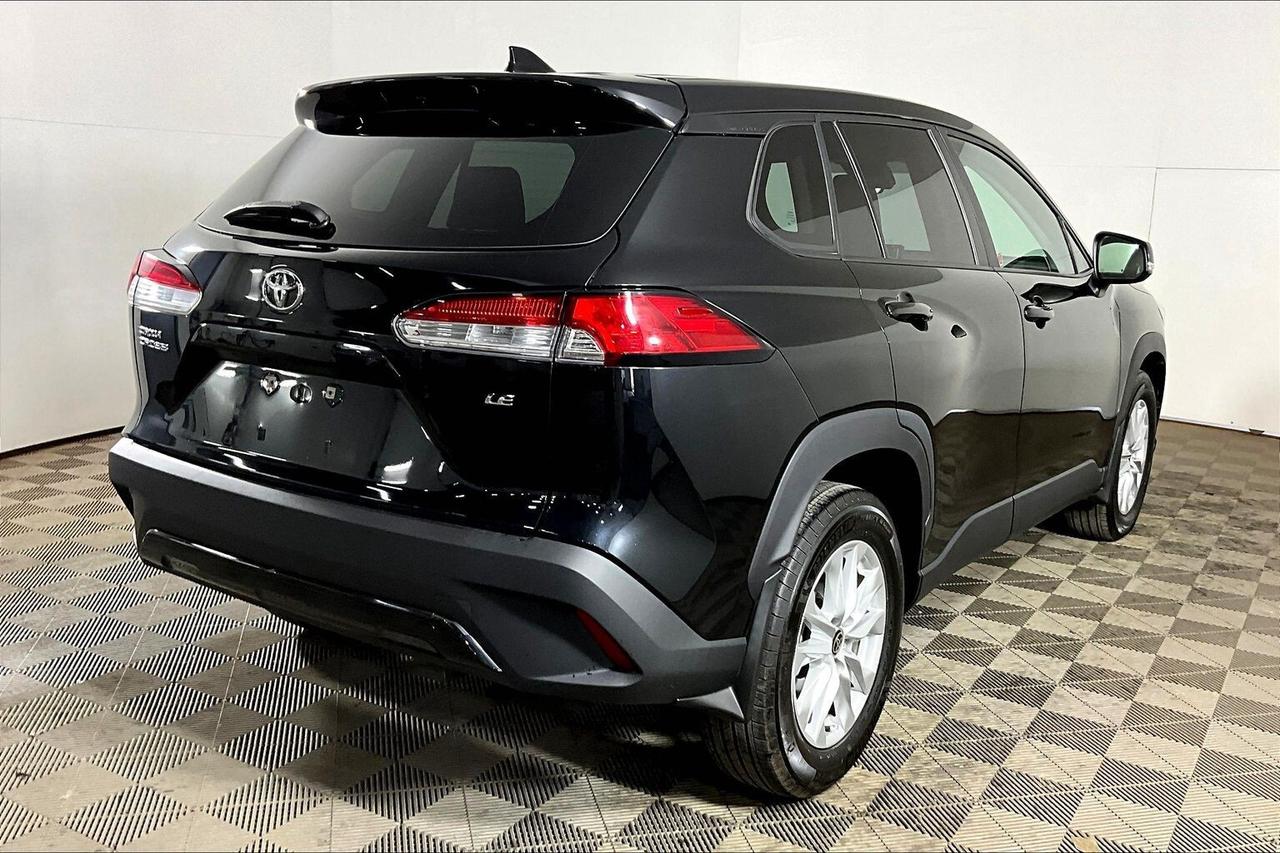 2022 Toyota Corolla Cross LE FWD Photo