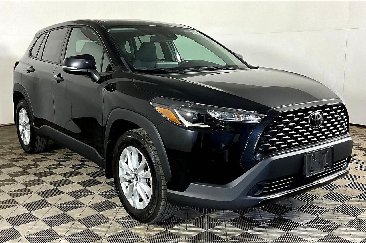 2022 Toyota Corolla Cross LE FWD Photo