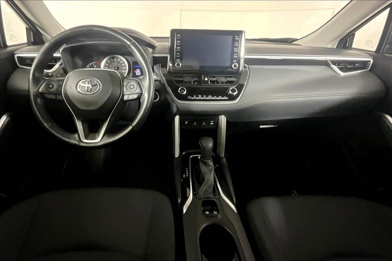 2022 Toyota Corolla Cross LE FWD Photo