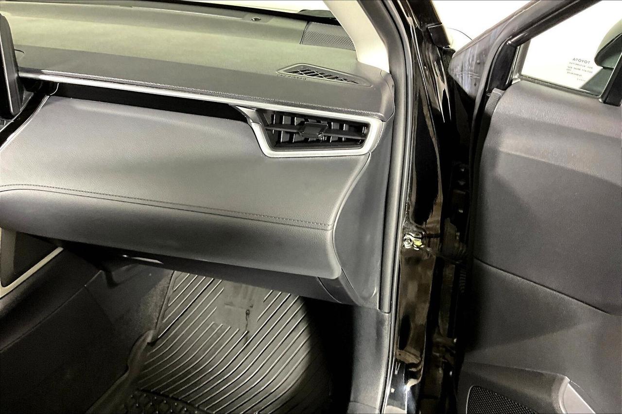 2022 Toyota Corolla Cross LE FWD Photo