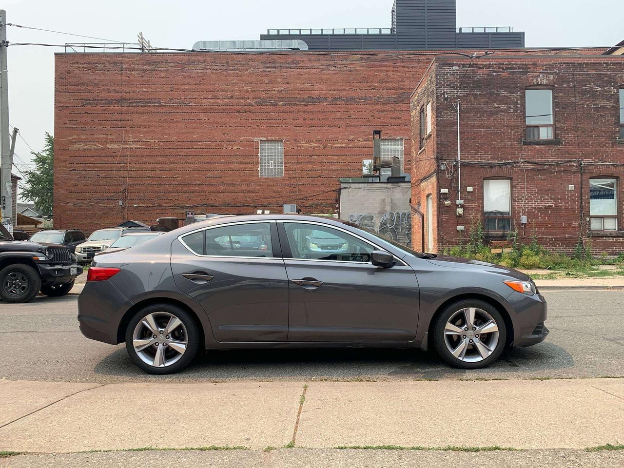 2013 Acura ILX Tech Photo
