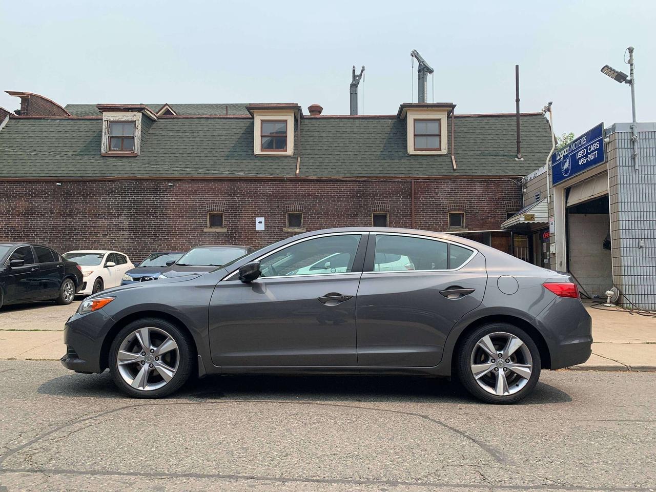 2013 Acura ILX Tech Photo