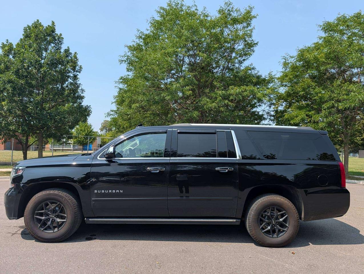 2017 Chevrolet Suburban Premier Photo