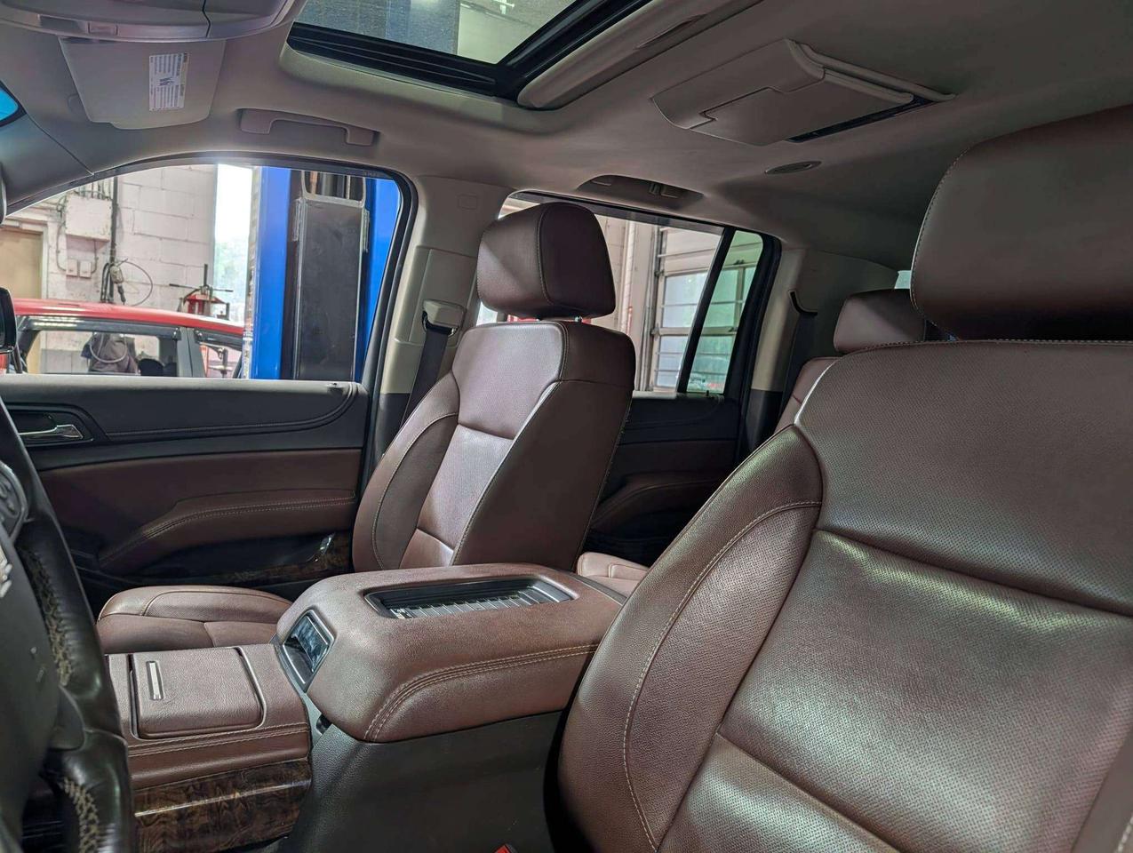 2017 Chevrolet Suburban Premier Photo