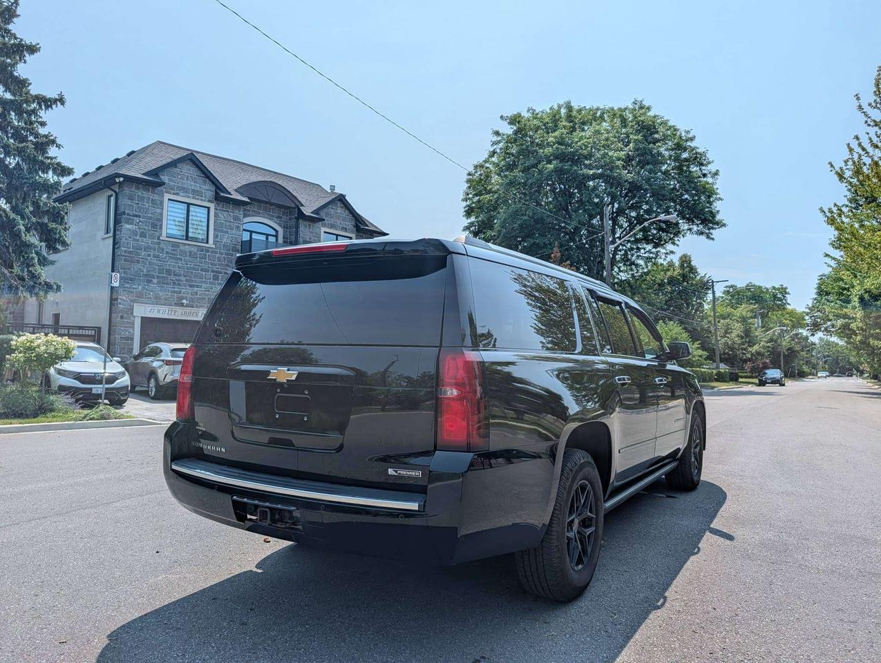 2017 Chevrolet Suburban Premier Photo