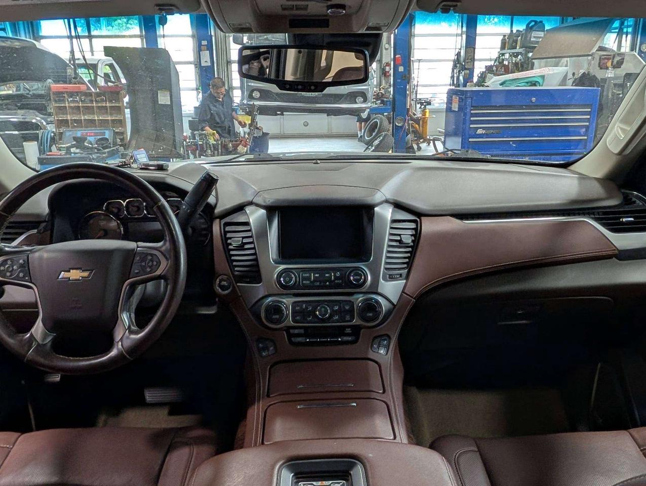 2017 Chevrolet Suburban Premier Photo