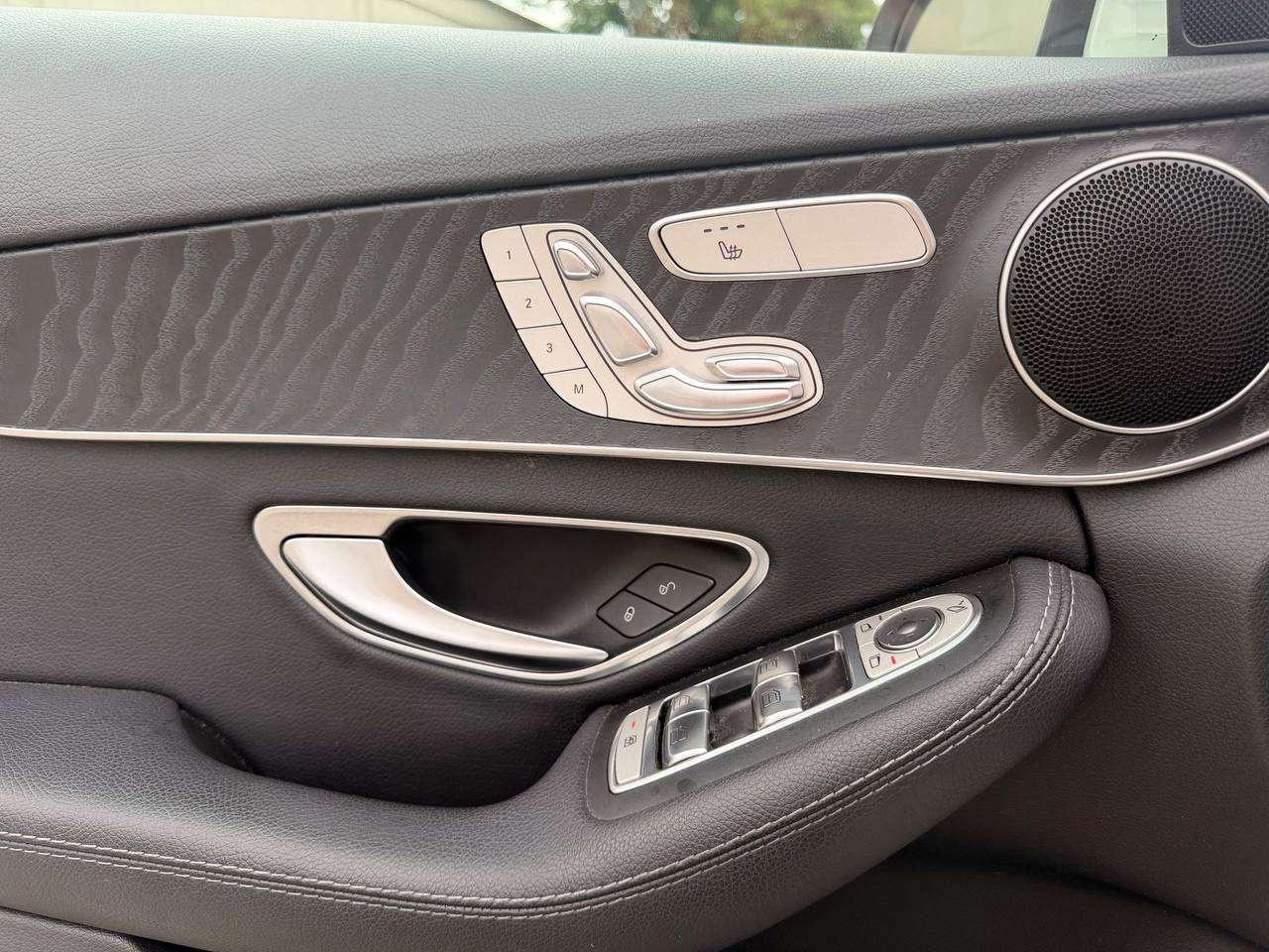 2016 Mercedes-Benz C-Class 4dr Sdn C 300 4MATIC Photo