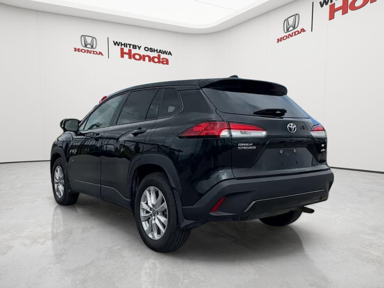 2025 Toyota Corolla Cross LE AWD Photo