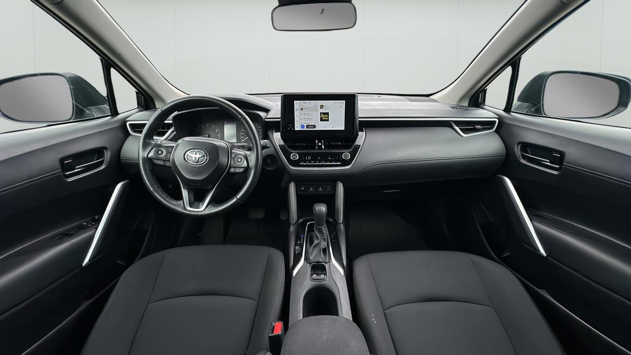 2025 Toyota Corolla Cross LE AWD Photo