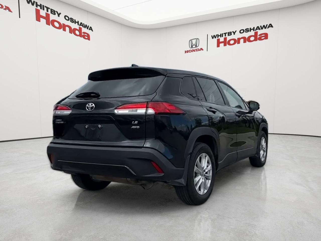 2025 Toyota Corolla Cross LE AWD Photo