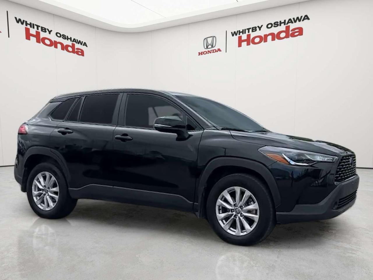 2025 Toyota Corolla Cross LE Photo