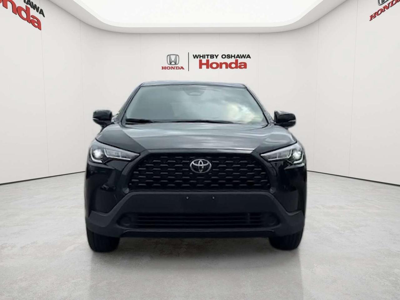2025 Toyota Corolla Cross LE Photo