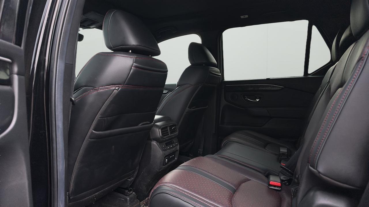 2025 Honda Pilot Black Edition AWD Photo