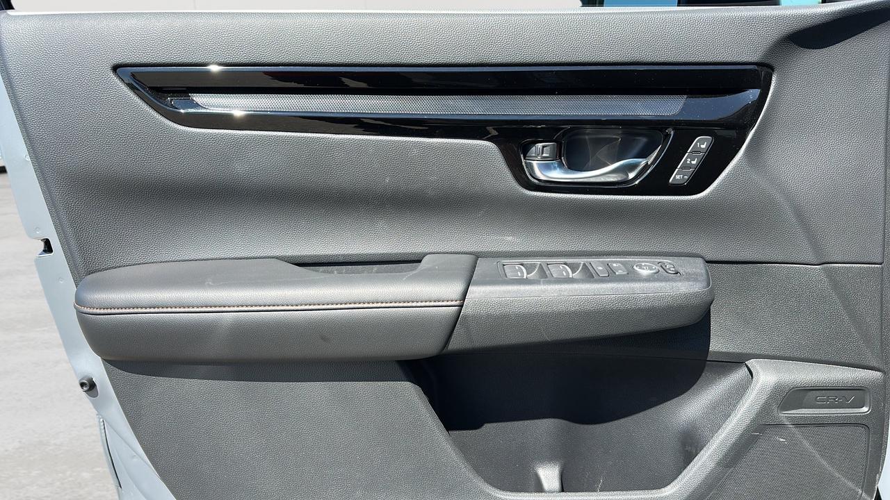 2026 Honda CR-V Hybrid Touring AWD Photo