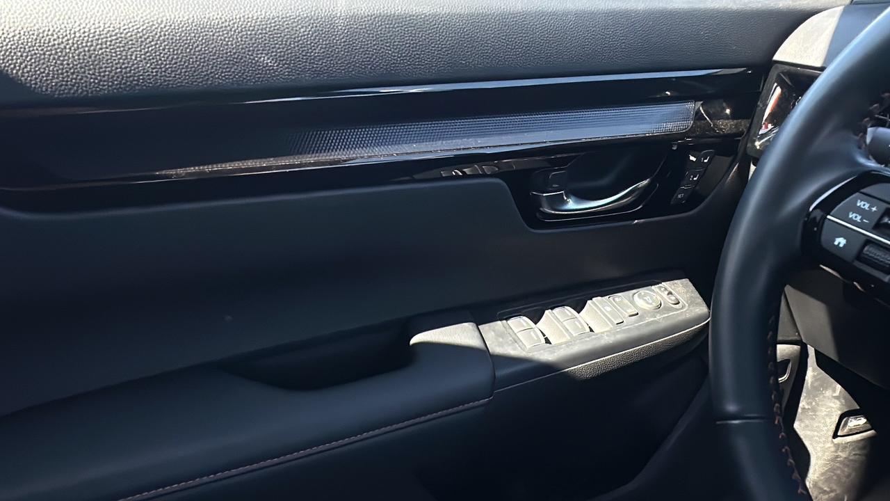 2025 Honda CR-V Hybrid Touring AWD Photo