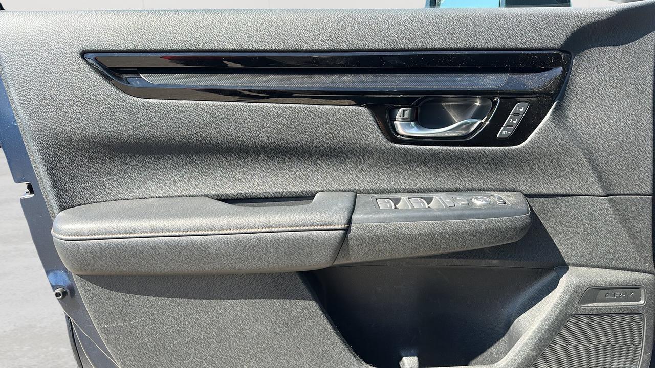2025 Honda CR-V Hybrid Touring AWD Photo
