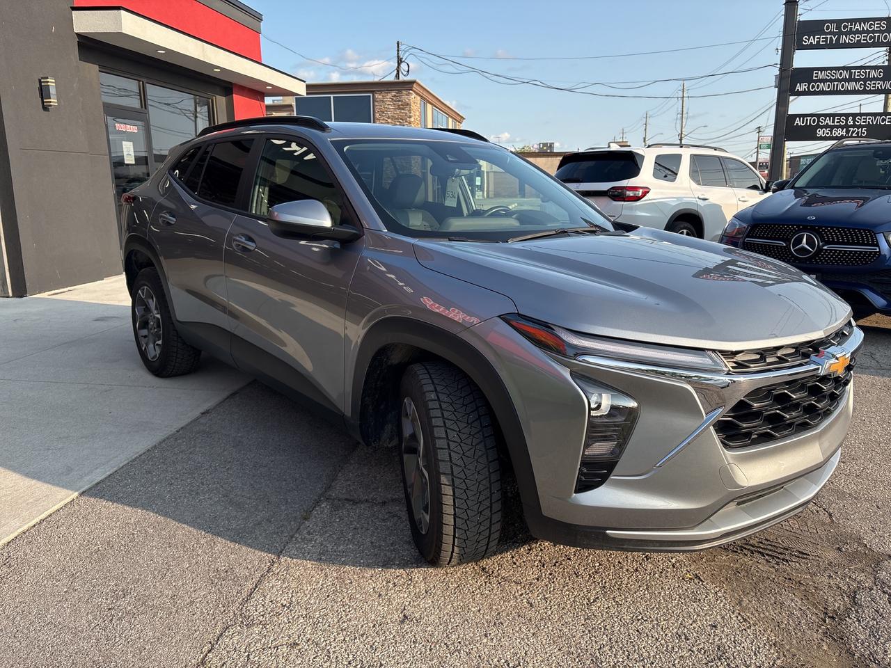 2025 Chevrolet Trax LT   Htd Cloth   Remote Start   WOW KMS Photo