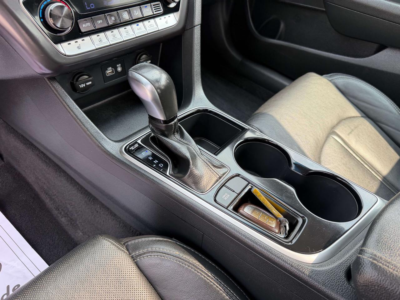 2019 Hyundai Sonata Preferred,Sunroof, Blind Spot, Back up Cam, 4 Cyl Photo