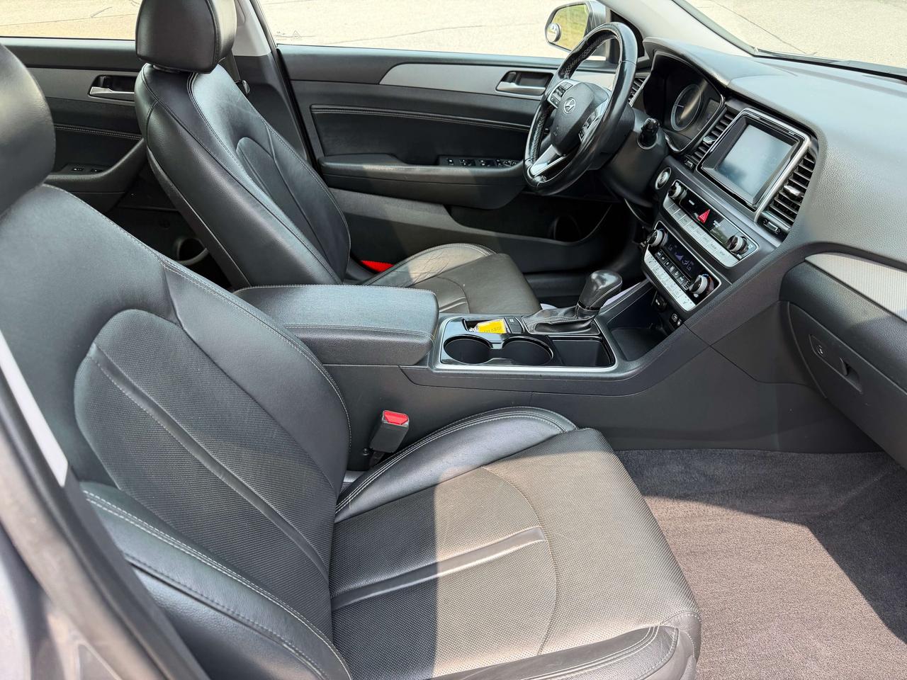 2019 Hyundai Sonata Preferred,Sunroof, Blind Spot, Back up Cam, 4 Cyl Photo