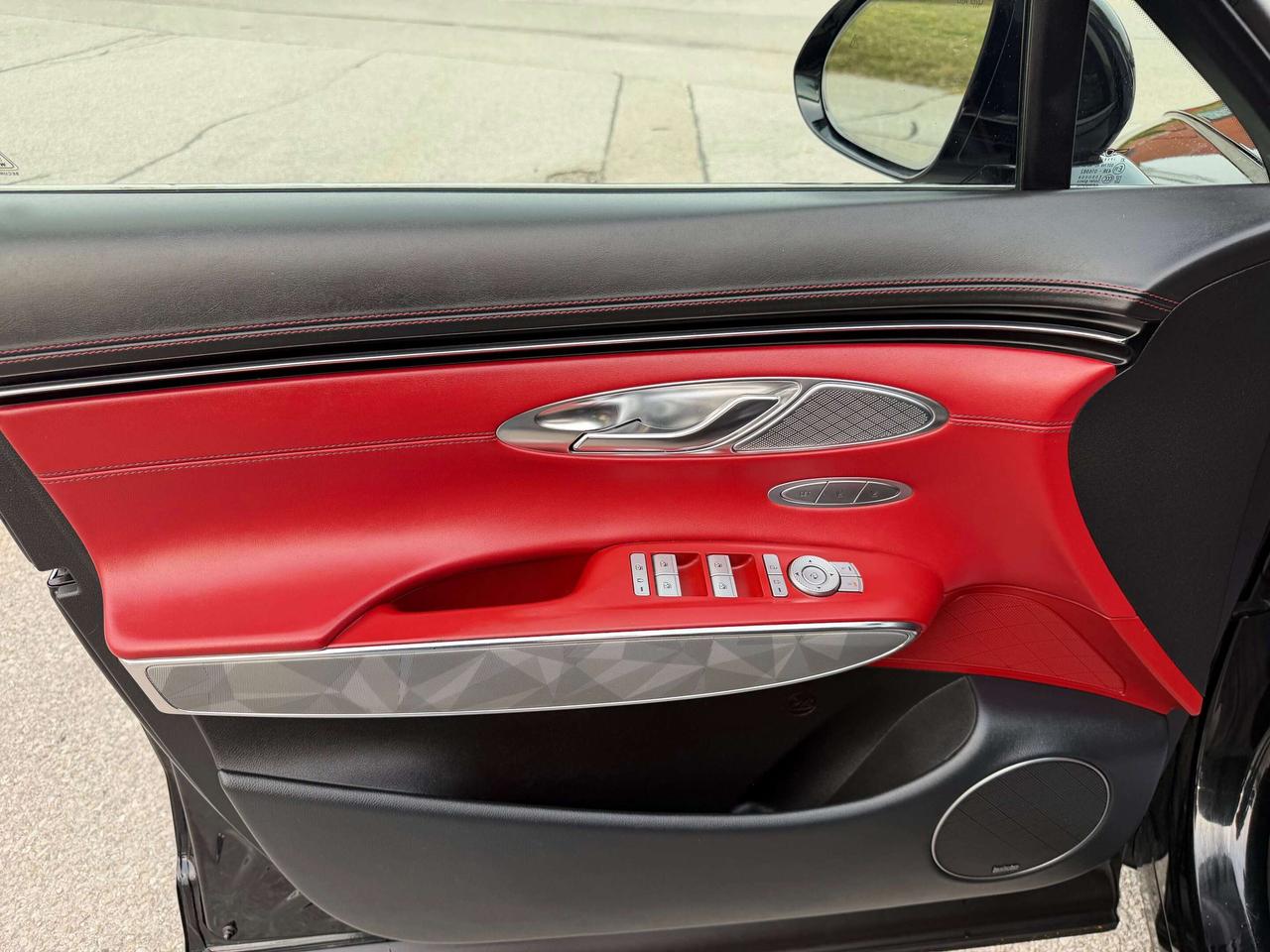 2023 Genesis GV70 Prestige, Heads Up, 360 Cam, 2.5t, Navigation, AWD Photo