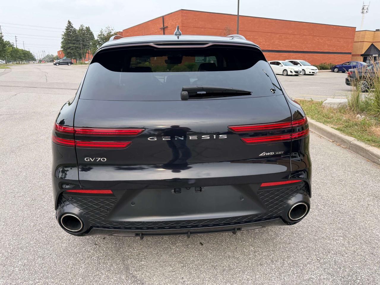 2023 Genesis GV70 Prestige, Heads Up, 360 Cam, 2.5t, Navigation, AWD Photo