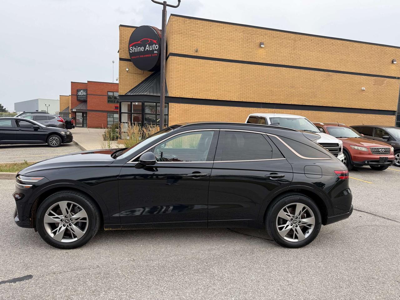 2023 Genesis GV70 Prestige, Heads Up, 360 Cam, 2.5t, Navigation, AWD Photo