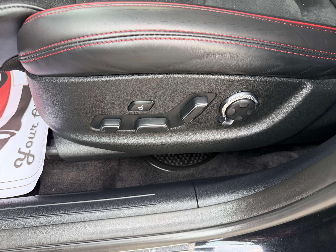 2023 Genesis GV70 Prestige, Heads Up, 360 Cam, 2.5t, Navigation, AWD Photo
