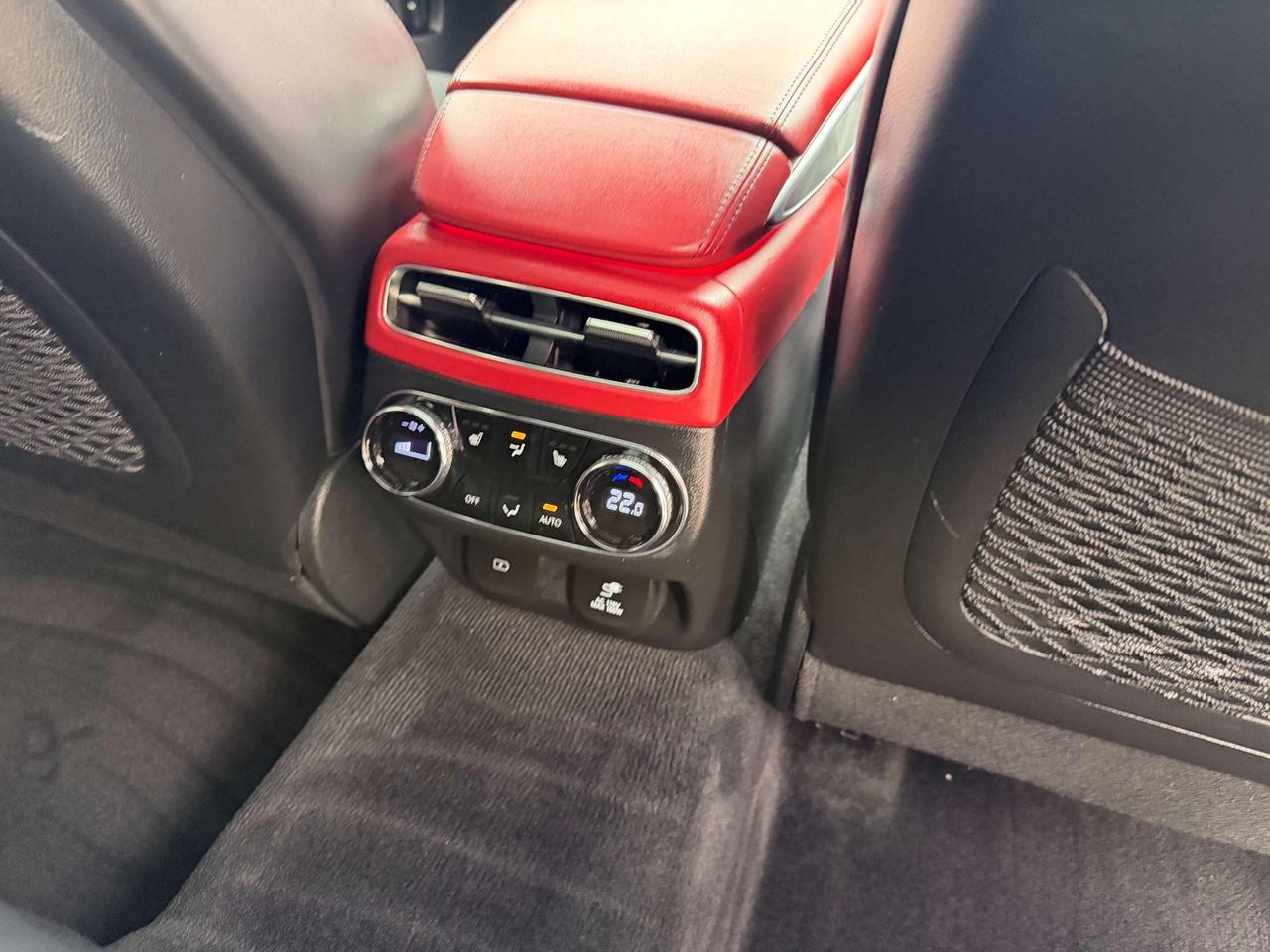 2023 Genesis GV70 Prestige, Heads Up, 360 Cam, 2.5t, Navigation, AWD Photo
