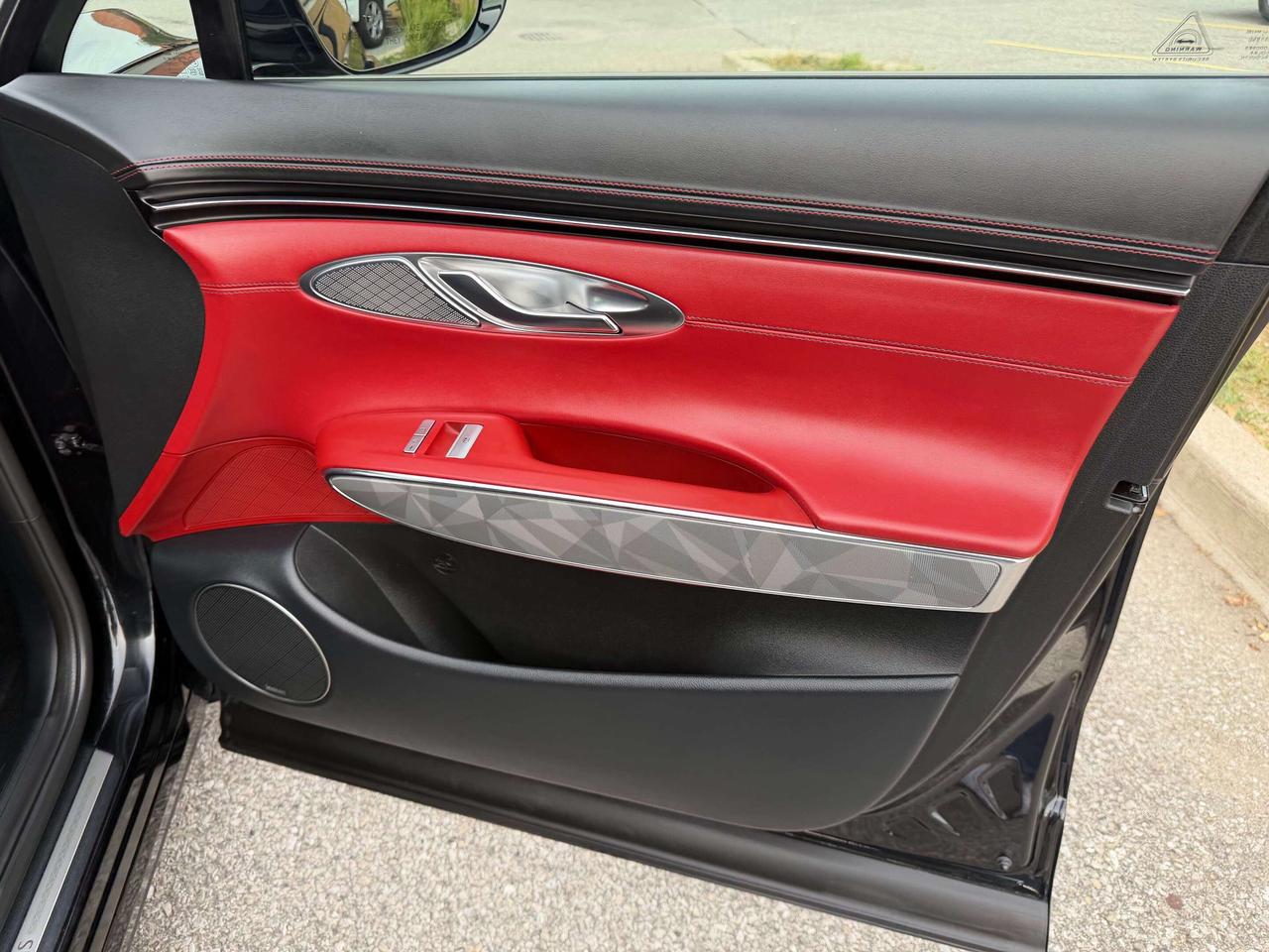 2023 Genesis GV70 Prestige, Heads Up, 360 Cam, 2.5t, Navigation, AWD Photo