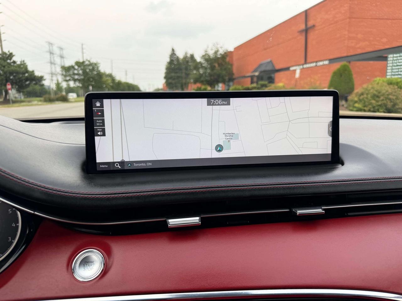 2023 Genesis GV70 Prestige, Heads Up, 360 Cam, 2.5t, Navigation, AWD Photo