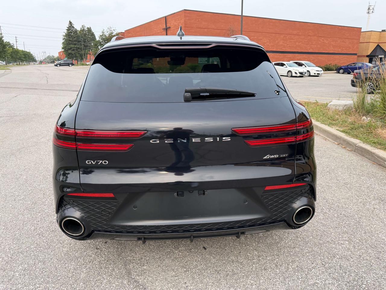2023 Genesis GV70 Prestige, Heads Up, 360 Cam, 2.5t, Navigation, AWD Photo