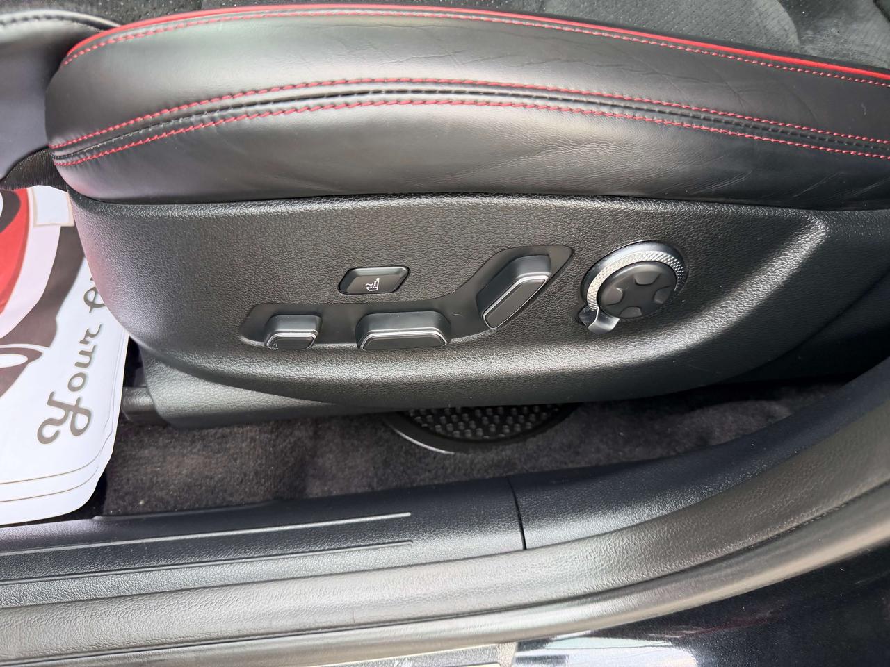 2023 Genesis GV70 Prestige, Heads Up, 360 Cam, 2.5t, Navigation, AWD Photo