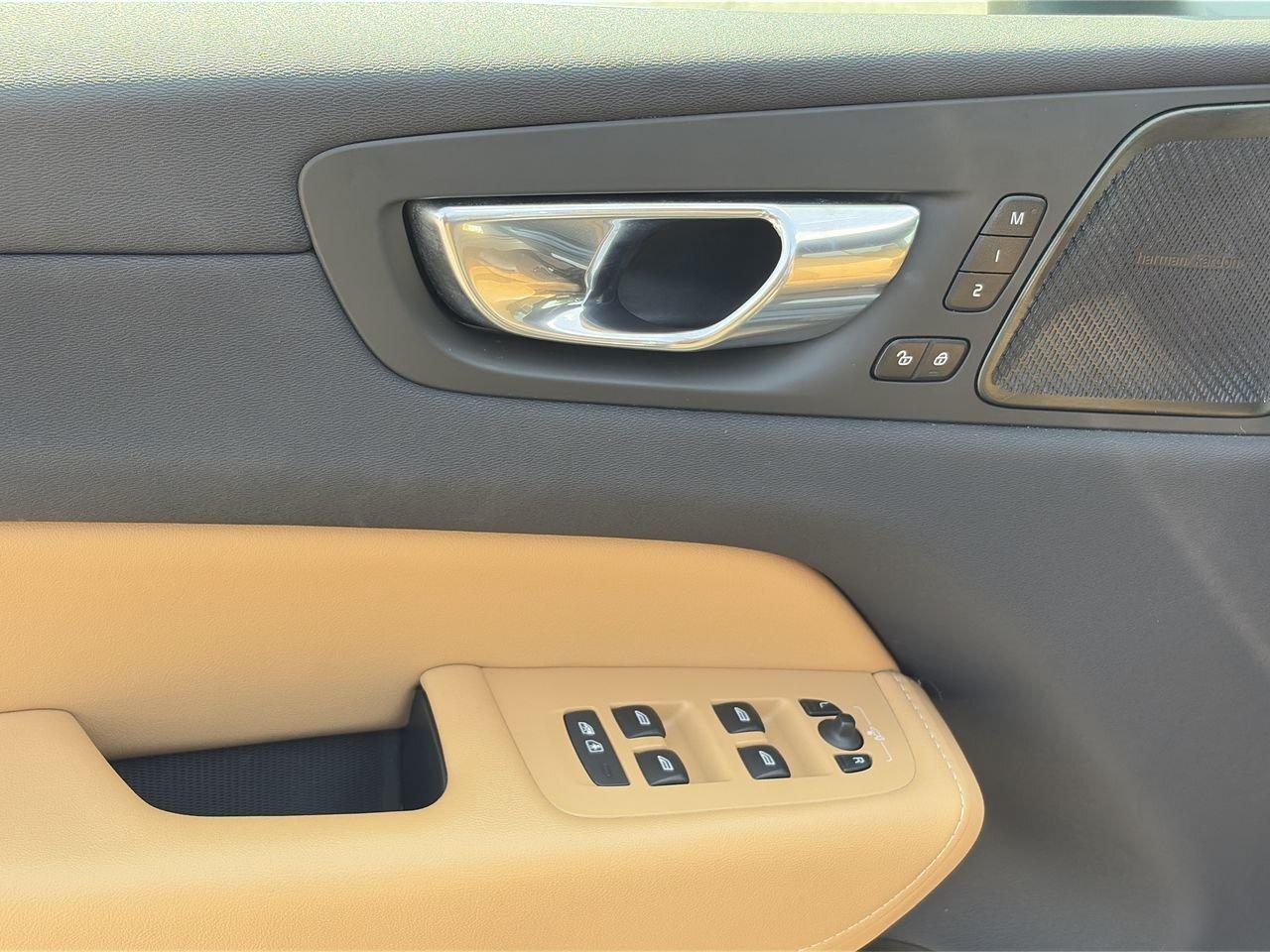 2022 Volvo XC60 Recharge Inscription Alloy Wheels  Sunroof  Evasio Photo