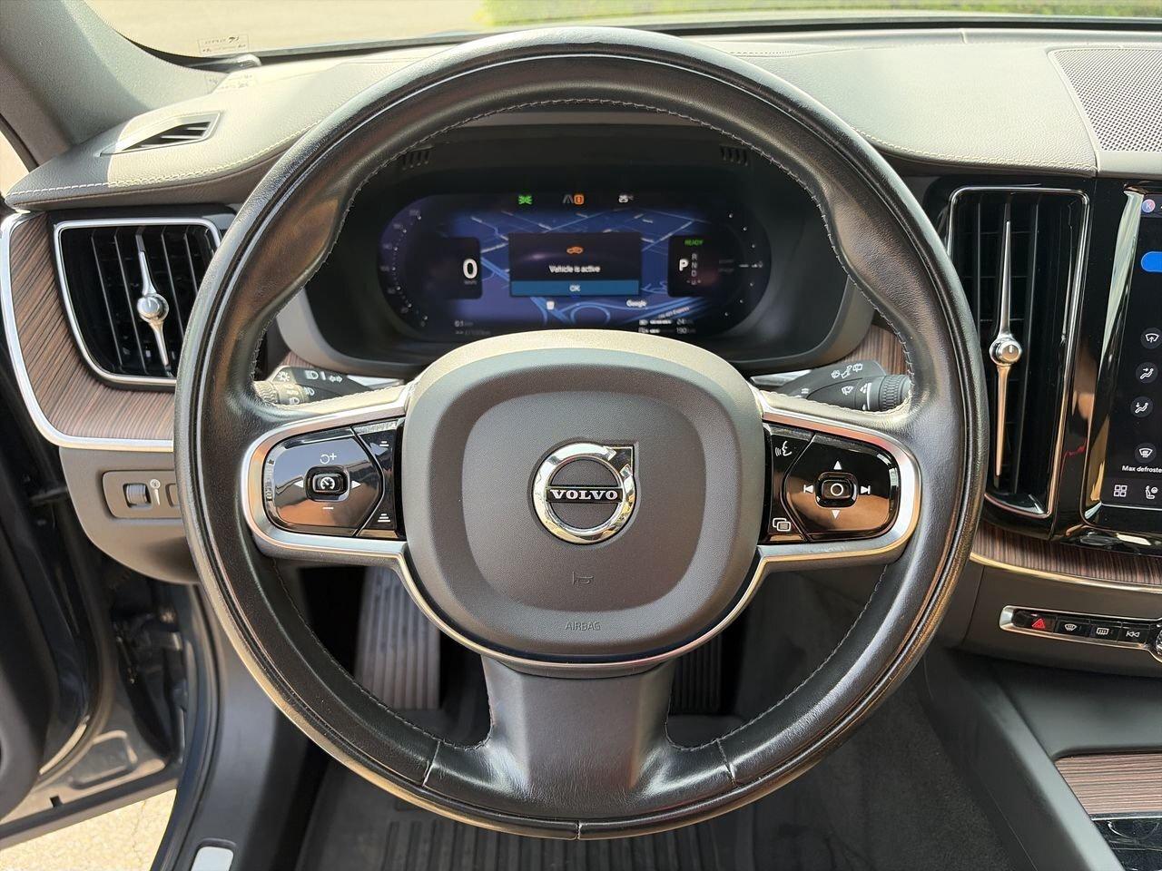 2022 Volvo XC60 Recharge Inscription Alloy Wheels  Sunroof  Evasio Photo